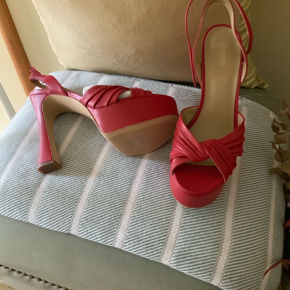 NWOT Michael Kors Red Knotted Heels - Picture 5 of 6